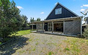 Beach Bliss Cabin - Foxton Beach Holiday Home